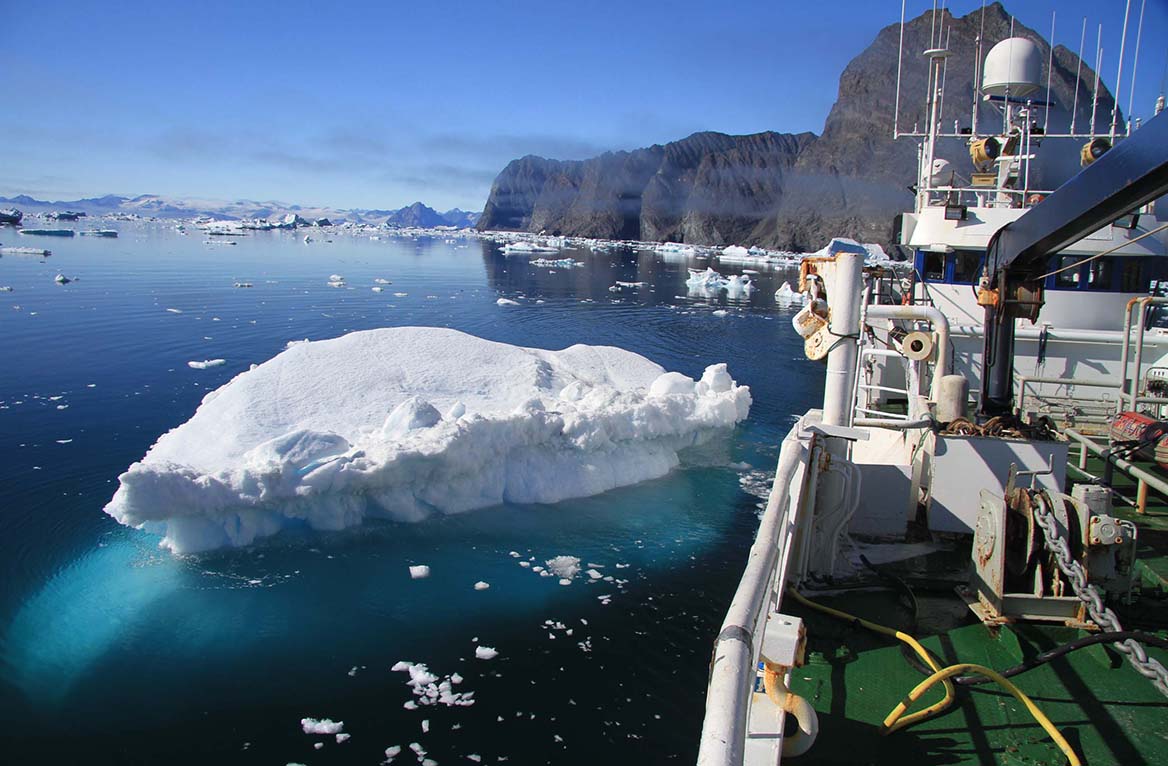 Togarinn vid Graenland isjaki